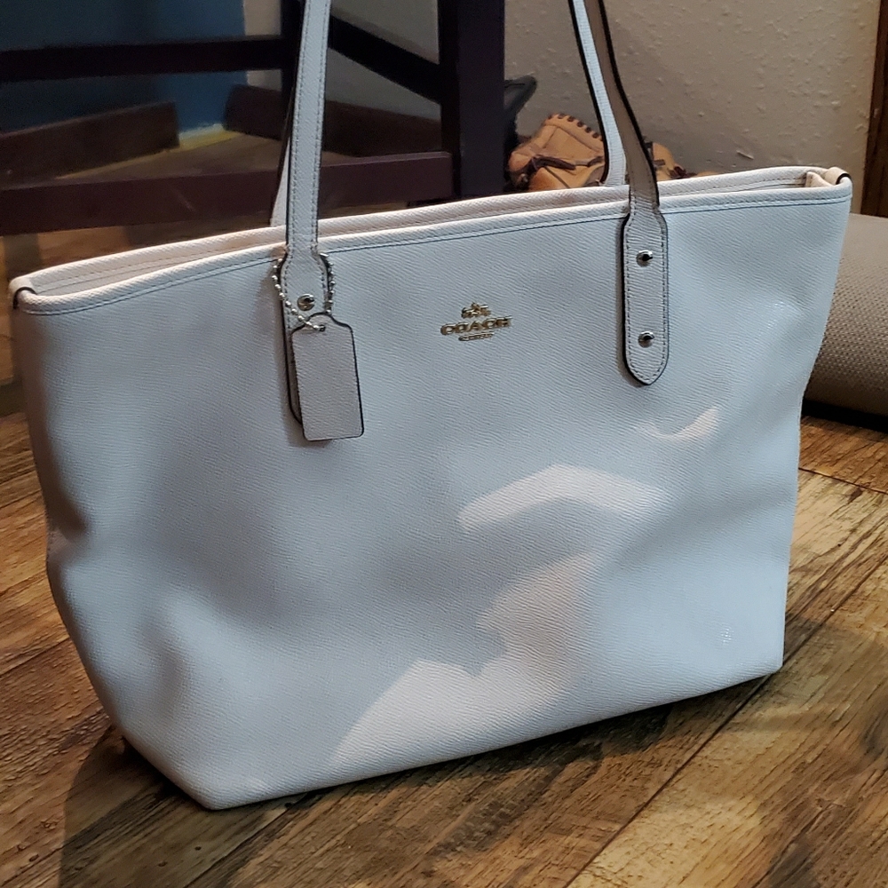 COACH City Zip Tote